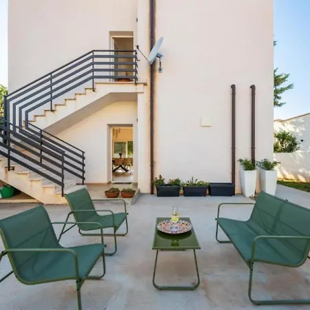 ヴィラ Francesca カリーニ